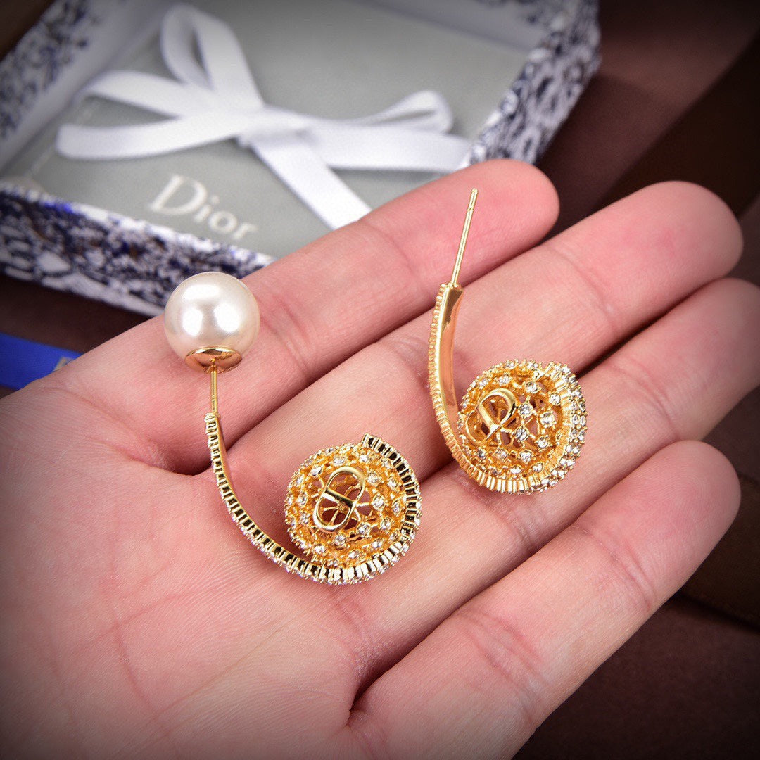 18K Dior Tribales White Resin Pearls Earrings