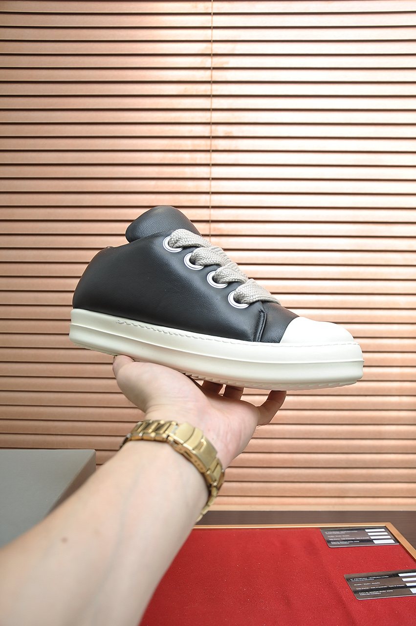 Rick Owens Black Platform Low-Top Sneakers — model