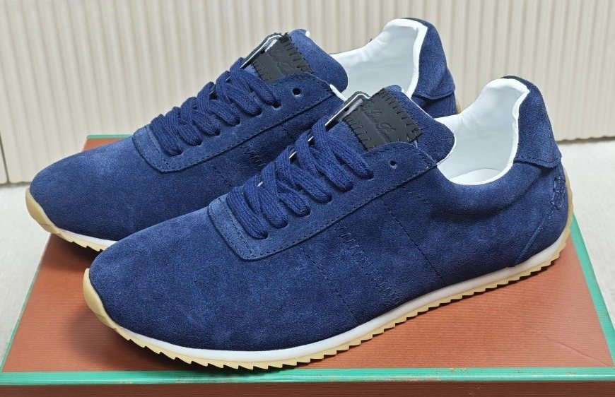 Navy Blue Low-Top Casual Sneakers — hero