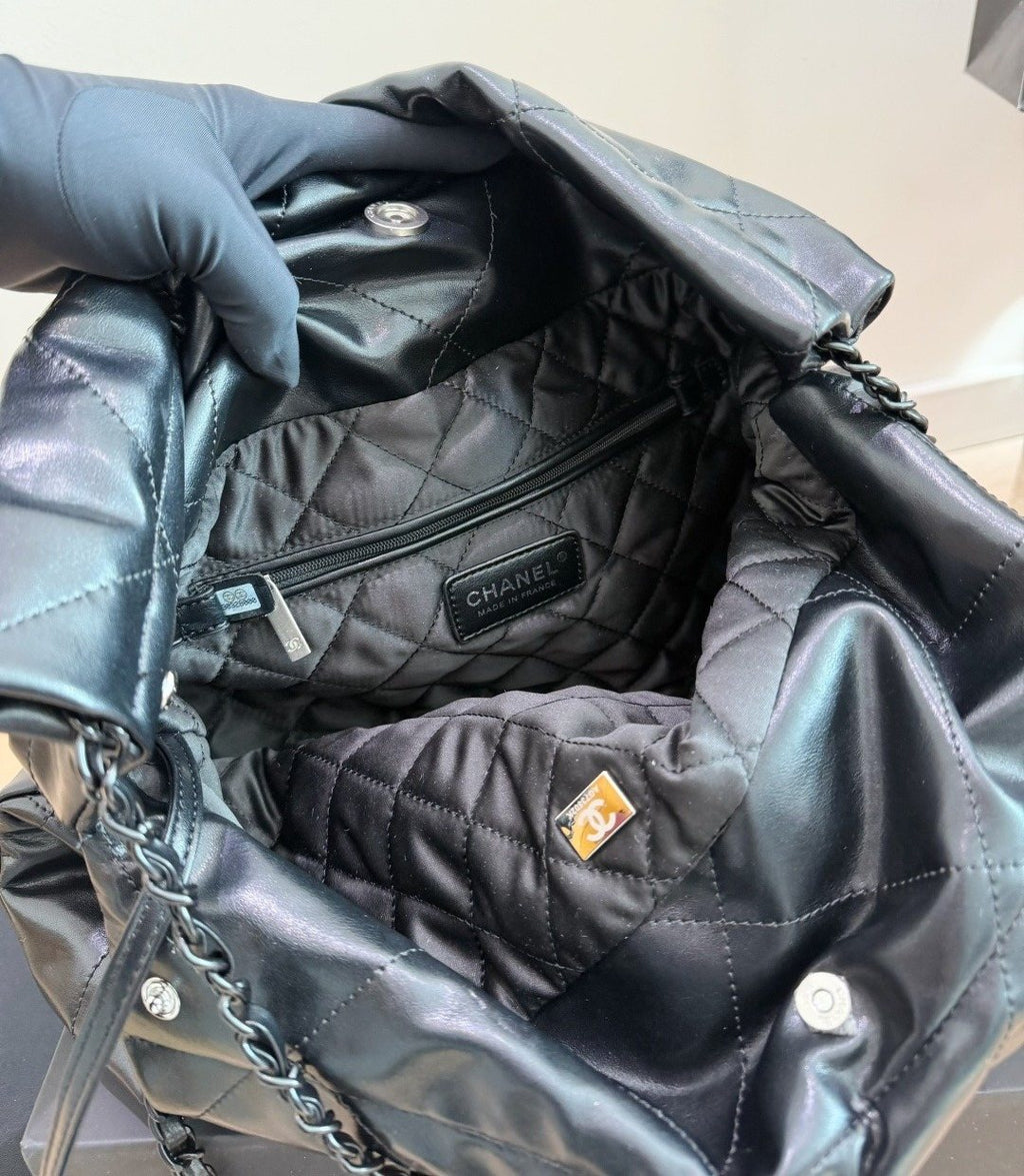 Chanel 22 Drawstring Shoulder Bag — detail