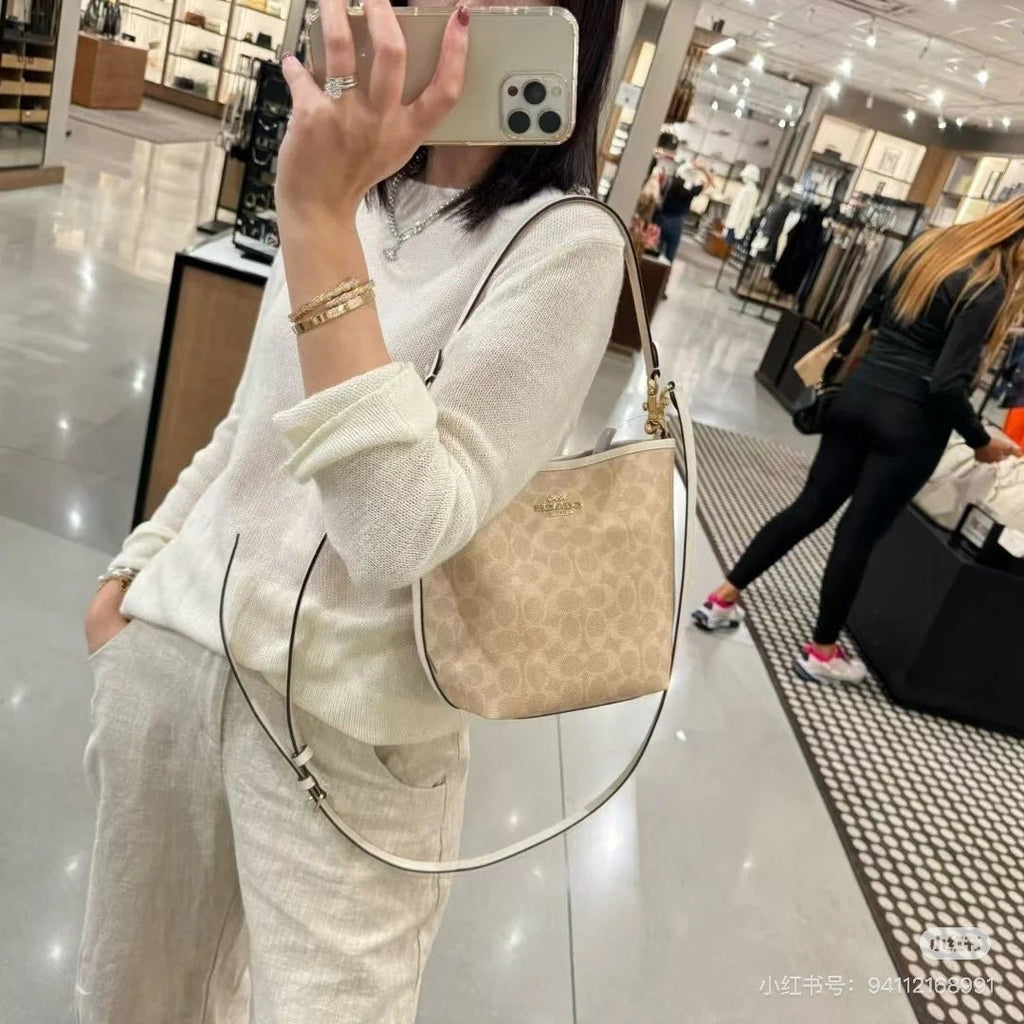Coach NEWcity Bucket Bag — model