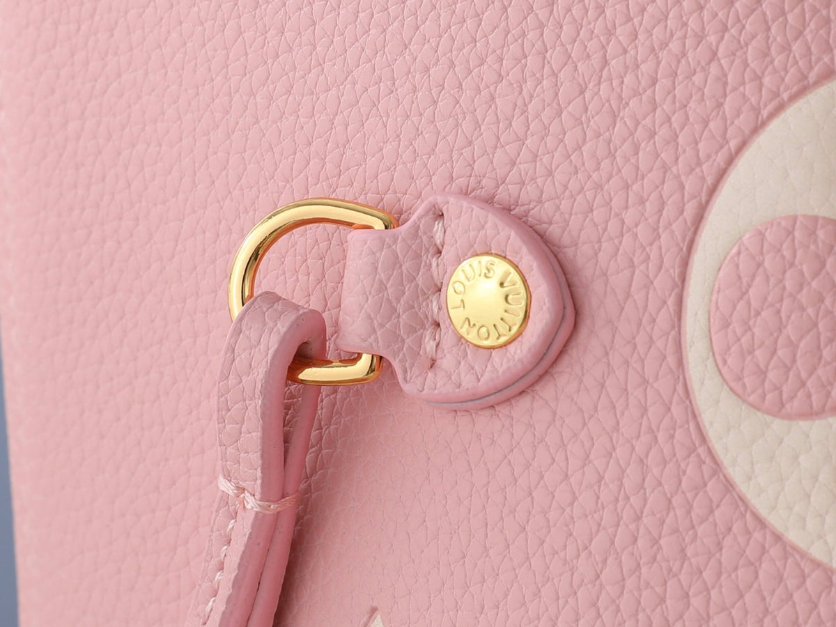 Louis Vuitton Neverfull Monogram Tote with Zip Pouch — detail
