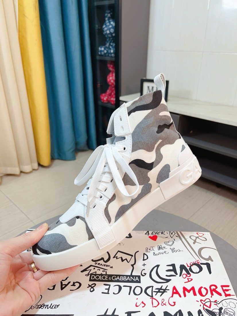 Dolce & Gabbana Camouflage High-Top Sneakers — model