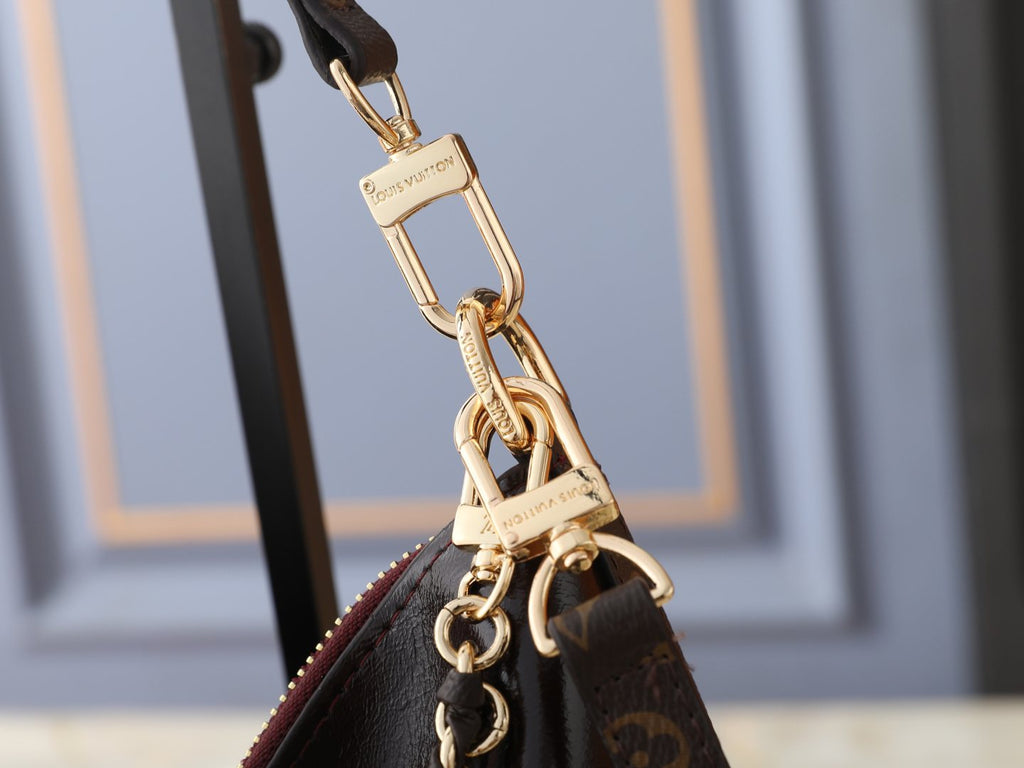 Louis Vuitton Multipass Chain Shoulder Bag — detail