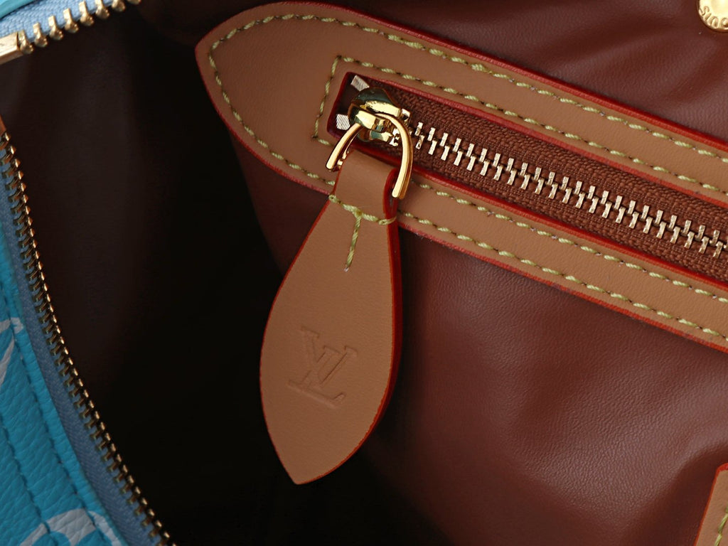 Louis Vuitton Speedy Bandoulière Monogram Duffel Bag — detail