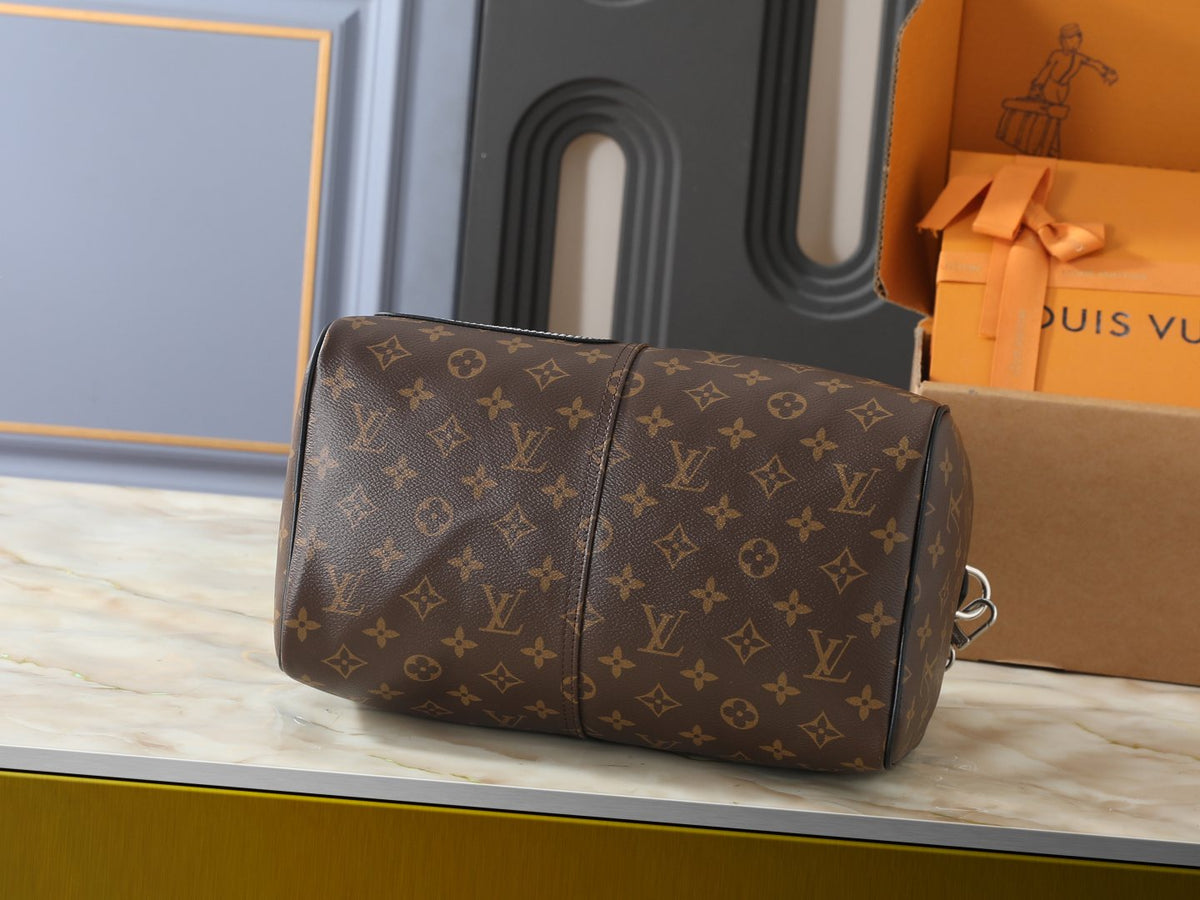 Louis Vuitton Speedy Bandoulière Monogram Pocket Bag — detail