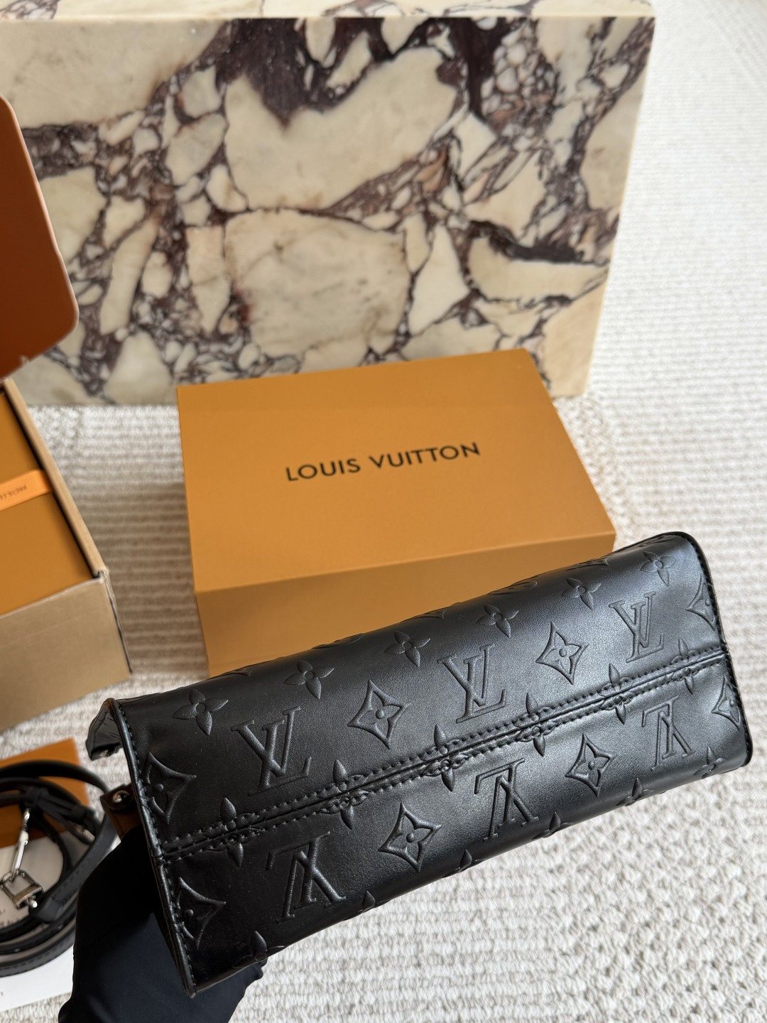 Louis Vuitton OnTheGo Chain-Detail Tote — detail