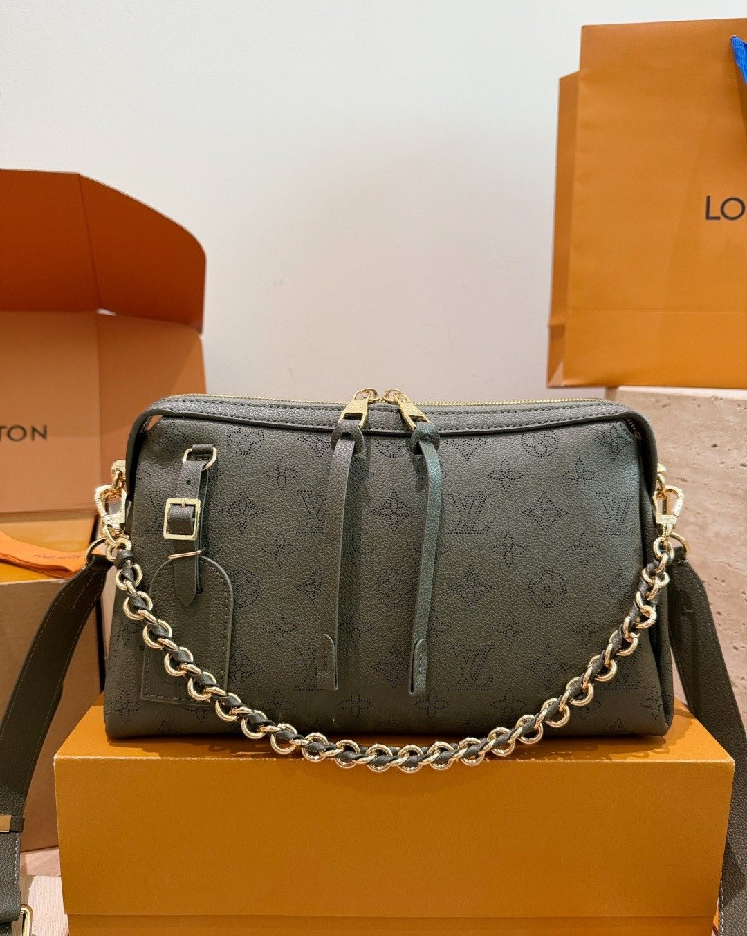 Louis Vuitton Mahina Chain-Detail Shoulder Bag — front