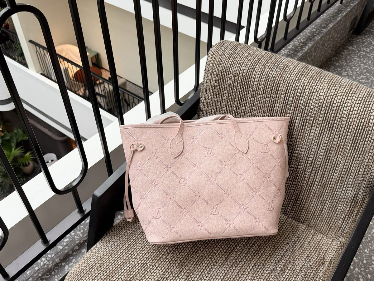 Louis Vuitton Neverfull Monogram Tote — front