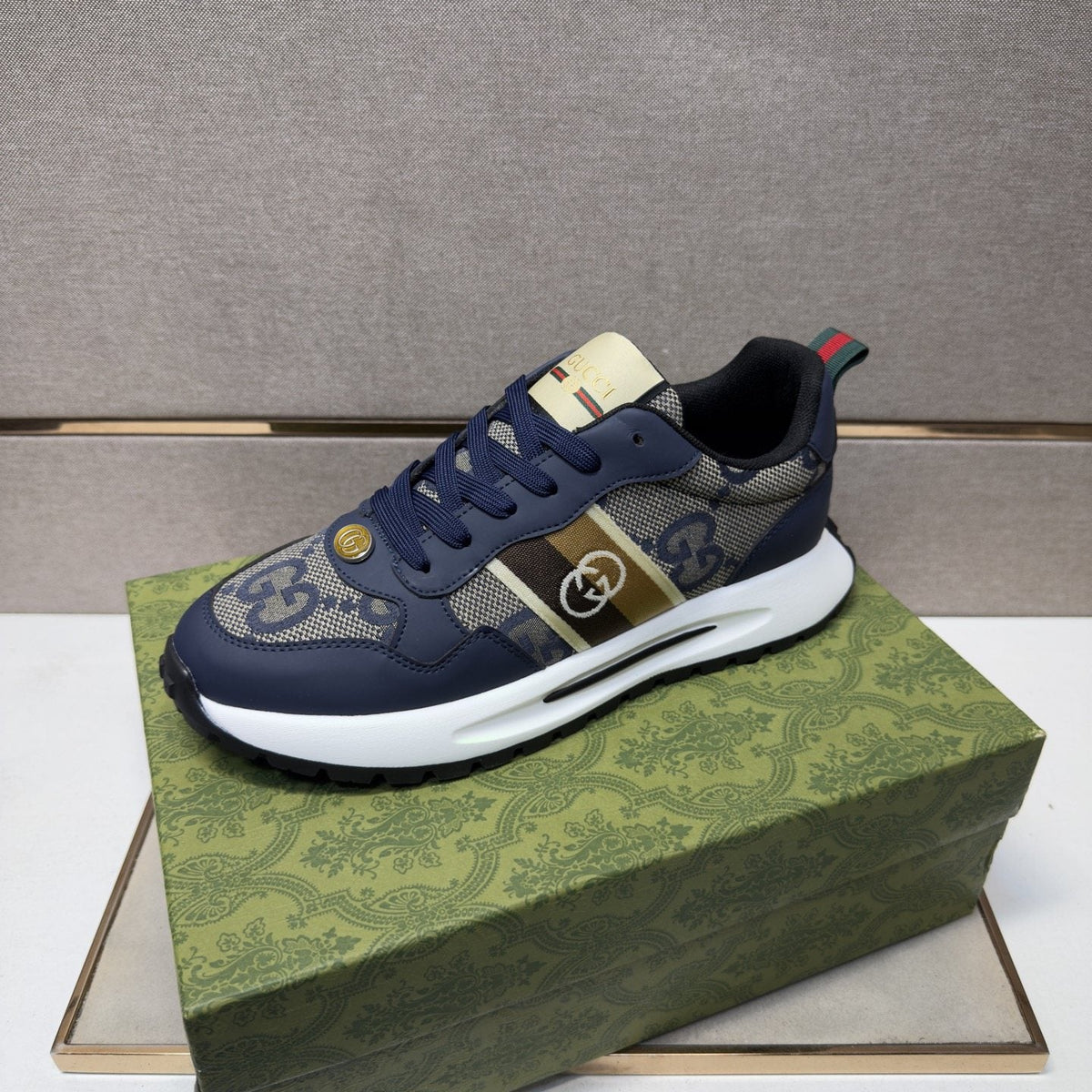 Gucci Patterned Low-Top Sneakers — hero