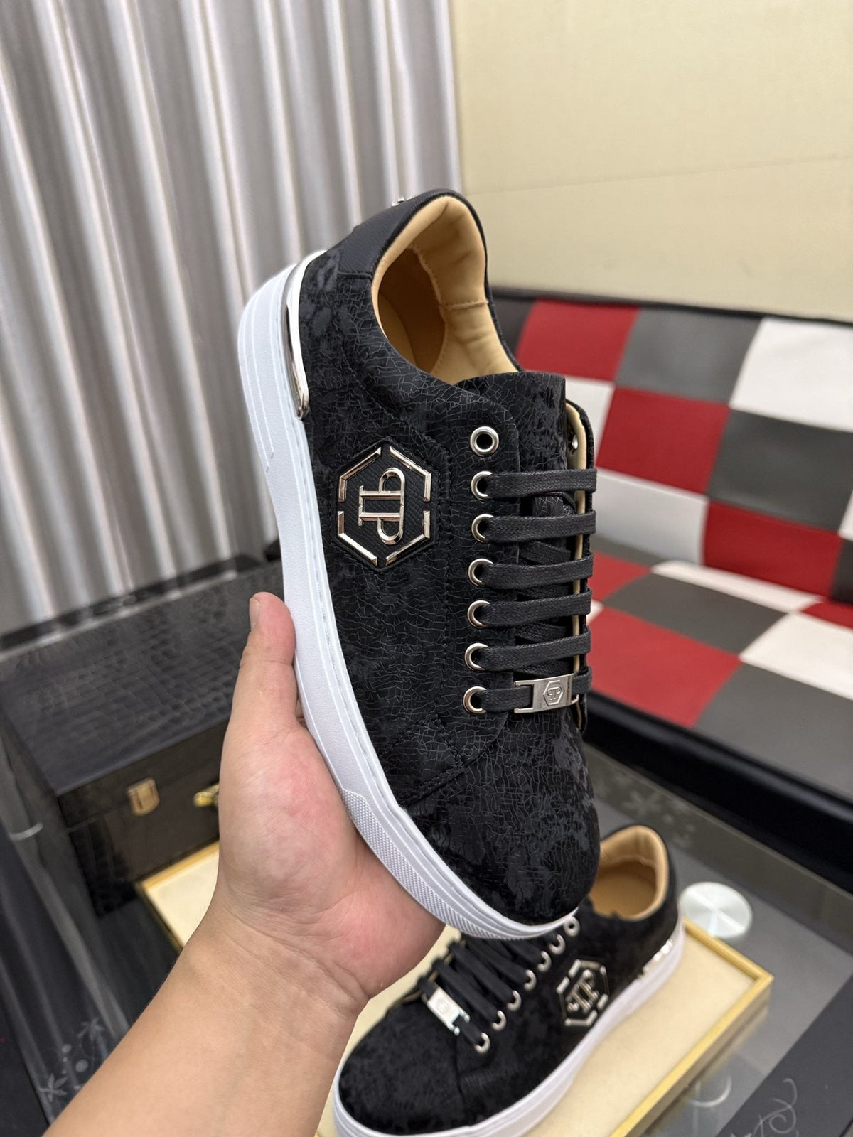 Philipp Plein Emblem Low-Top Sneakers — model